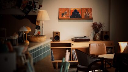 Derfor har julemusikk så sterk effekt på oss lenge før desember