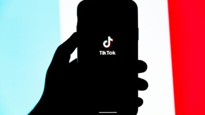 Duolingo TikTok, «core»-estetikk og mikrotrender: slik leser du de nye popøyeblikkene på nettet
