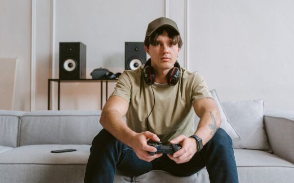Fra spillkontroller til fjernkontroll: når dataspill blir TV-serier du faktisk vil se