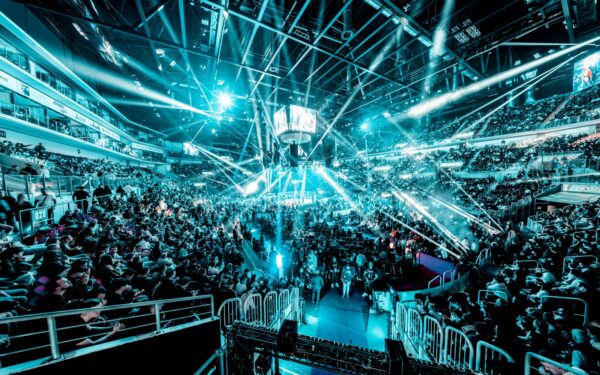 Hva e-sport sier om underholdning i dag: en enkel guide for nysgjerrige seere