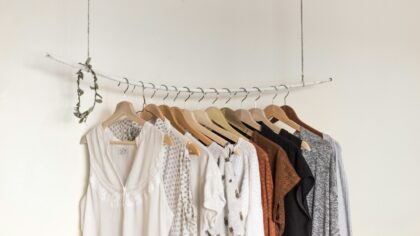 Hvorfor «quiet luxury» trender: slik leser du den nye lowkey-luksusen i popkulturen
