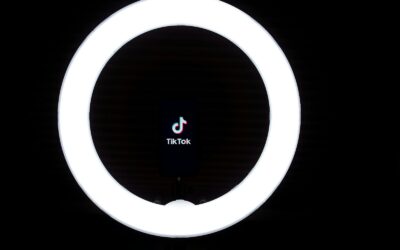 Når TikTok-profiler blir kjendiser: en guide til å forstå neste generasjon idoler
