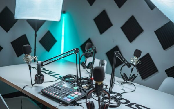 Norsk podkastkultur i endring: slik finner du podkaster som faktisk passer livet ditt