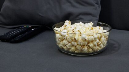 Guide til koselige julefilmer du kan se hele året