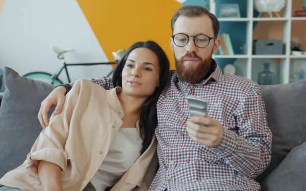 Guide til romantiske serier som også er smarte: tips for deg som vil ha mer enn bare kliss