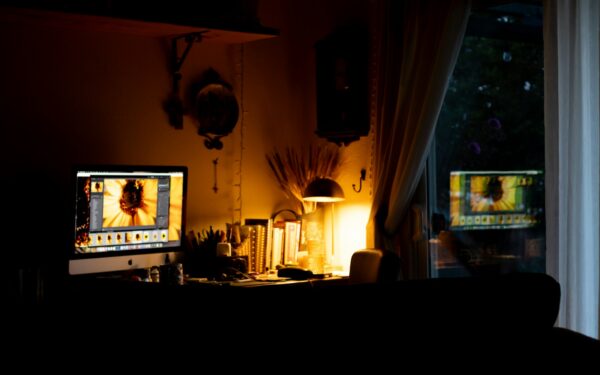 Hvordan finne gode true crime-dokumentarer uten å bli lei: en smart seerguide