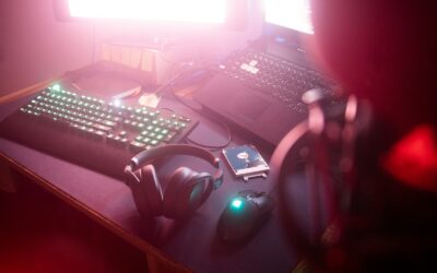Reaksjonsvideoer forklart: slik fungerer følelses-TV på YouTube og Twitch