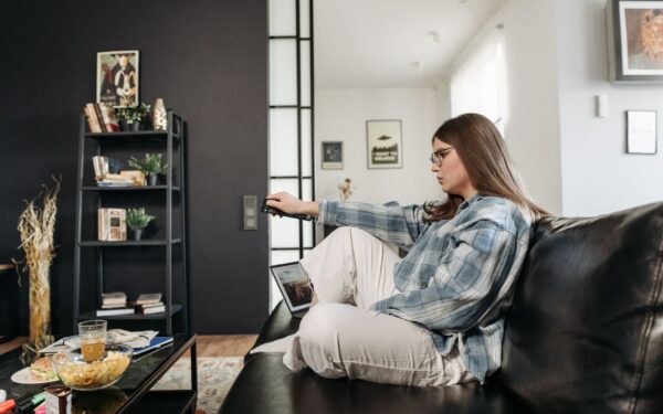 Streaming uten stress: slik rydder du opp i serielista di og finner noe du faktisk vil se