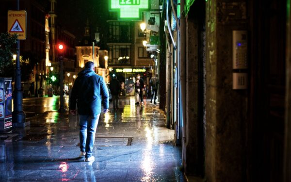Hvordan forstå film noir i dag: en enkel guide til mørke klassikere og nye favoritter