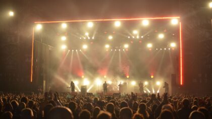 Metal for nybegynnere: en jordnær guide til å oppdage et helt univers av lyd